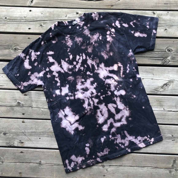 Bleach dyed T-Shirt - Picture 1 of 4
